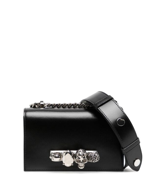 20010092_53536744_1000.jpg Alexander McQueen skull-motif leather shoulder bag