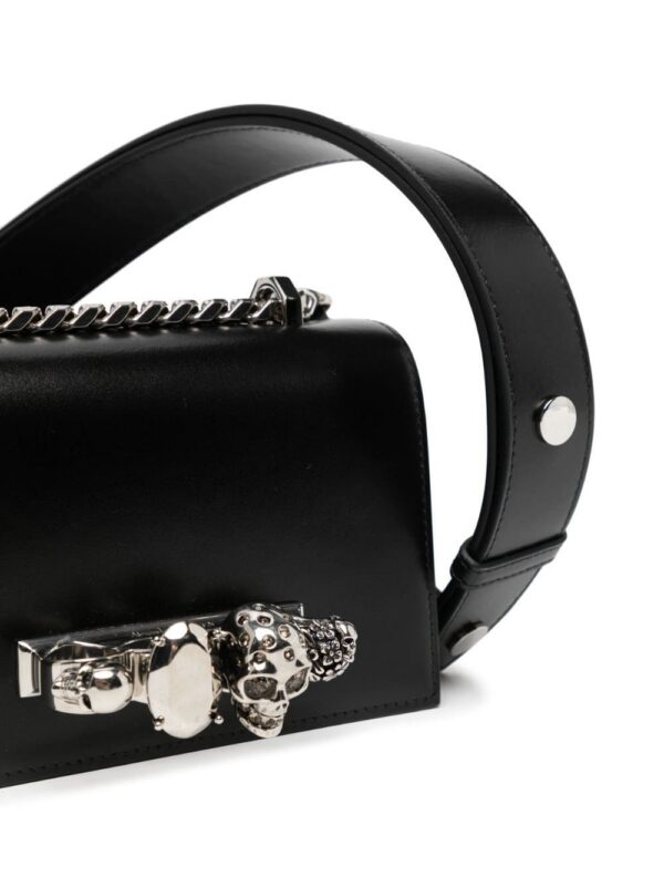 20010092_53536751_1000.jpg Alexander McQueen skull-motif leather shoulder bag