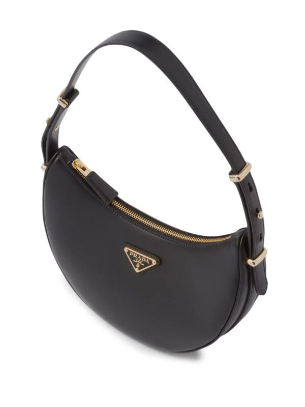 20035314_45093009_1000_52f5e38f-053f-419f-8762-6ca195ccb6d6.jpg Prada logo-plaque shoulder bag