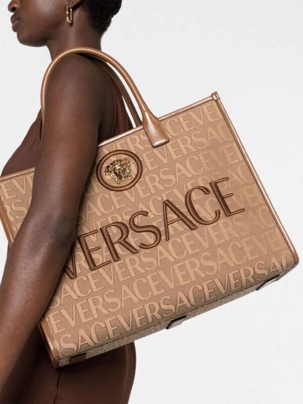20068036_50123552_1000.jpg Versace large Versace Allover-jacquard tote bag