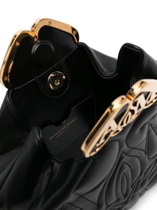 20084833_53806924_1000.jpg Alexander McQueen The Seal Box crossbody bag