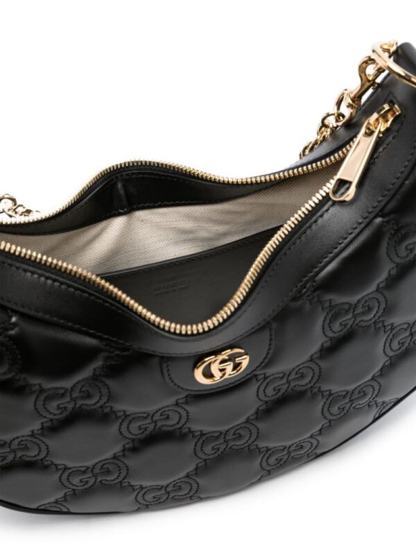 20105819_52885010_1000.jpg Gucci small GG matelassé shoulder bag