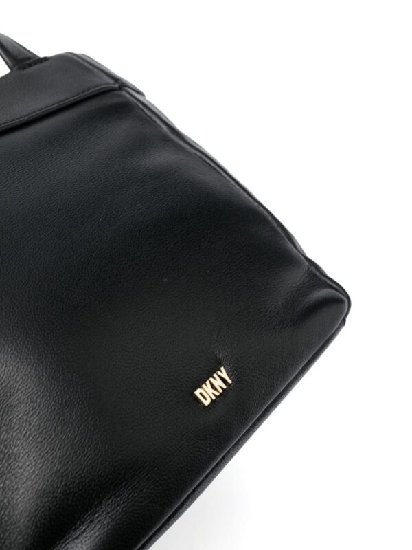 20170818_50162320_1000.jpg DKNY logo-plaque leather crossbody bag