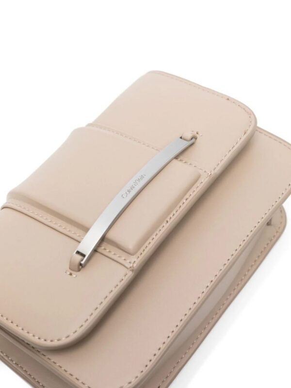 20258894_51353976_1000.jpg Calvin Klein logo-plaque faux leather crossbody bag