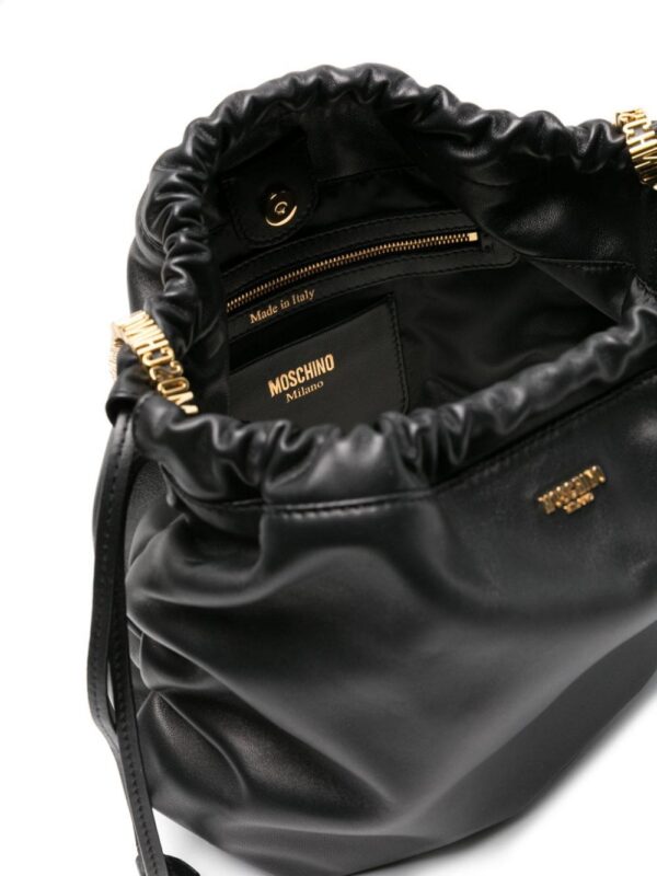 20272805_52110720_1000.jpg Moschino Shopper logo-appliqué leather shoulder bag