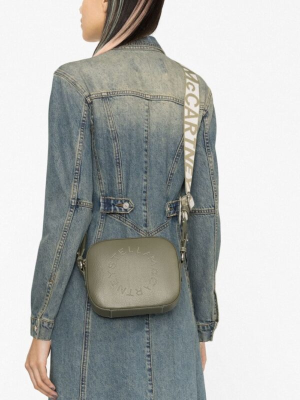 20277716_50309807_1000.jpg Stella McCartney logo-detail crossbody bag