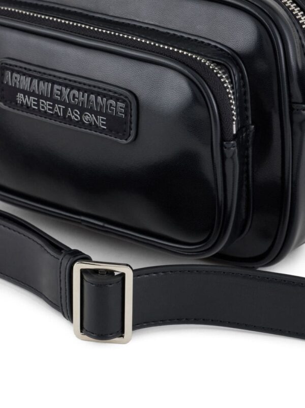 20659092_51091828_1000.jpg Armani Exchange logo-patch camera crossbody bag