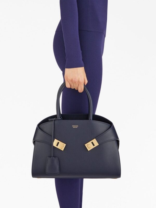 20716651_50982823_1000.jpg Ferragamo Hug leather tote bag