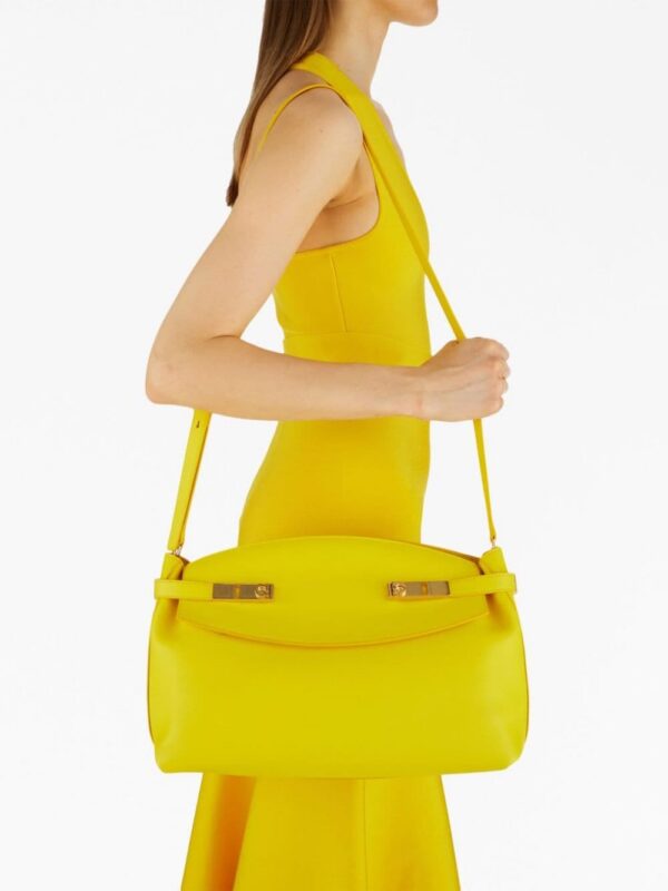 20717218_50982910_1000.jpg Ferragamo large pouch leather bag