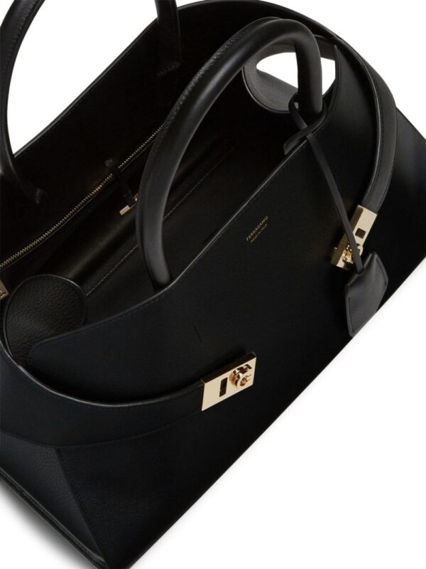 20717420_50982221_1000.jpg Ferragamo Hug leather tote bag