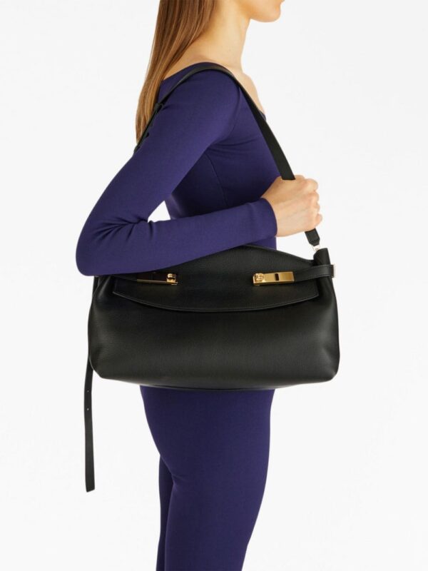 20718529_50981729_1000.jpg Ferragamo large pouch leather bag