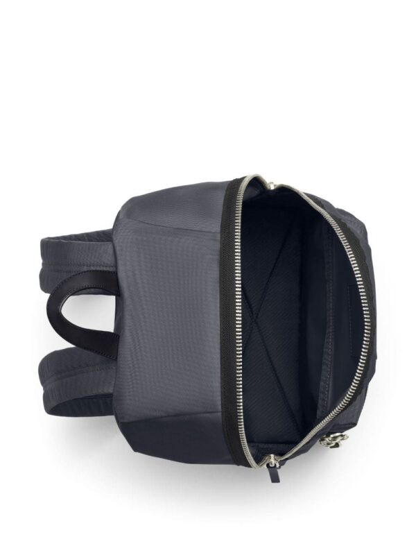 20734373_50870479_1000.jpg Marc Jacobs The Large Backpack zipped backpack