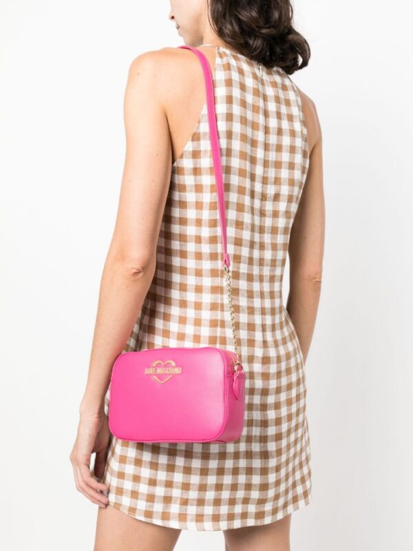 20809716_50773447_1000.jpg Love Moschino logo-plaque crossbody bag