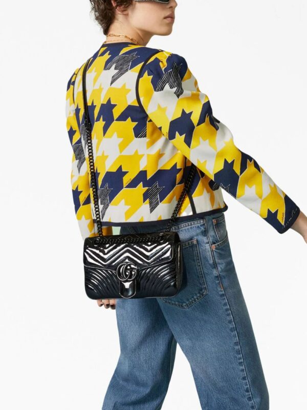 20914734_50894578_1000.jpg Gucci small GG Marmont patent-leather shoulder bag