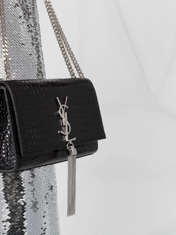 12240305_d4a571ca-4e6e-4f22-9a18-556cf8f7818e_1000.jpg Saint Laurent Kate tassel chain bag