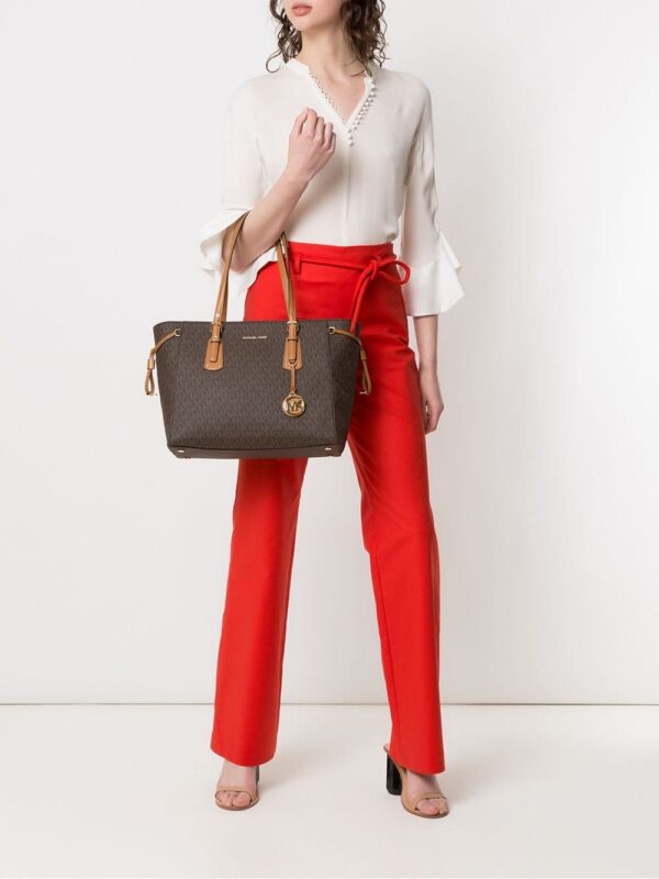 13201604_15075298_1000.jpg Michael Michael Kors monogram print tote