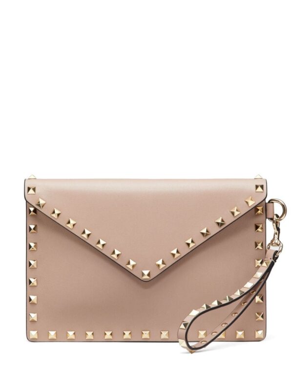 13423772_50926226_1000.jpg Valentino Garavani Rockstud leather clutch bag