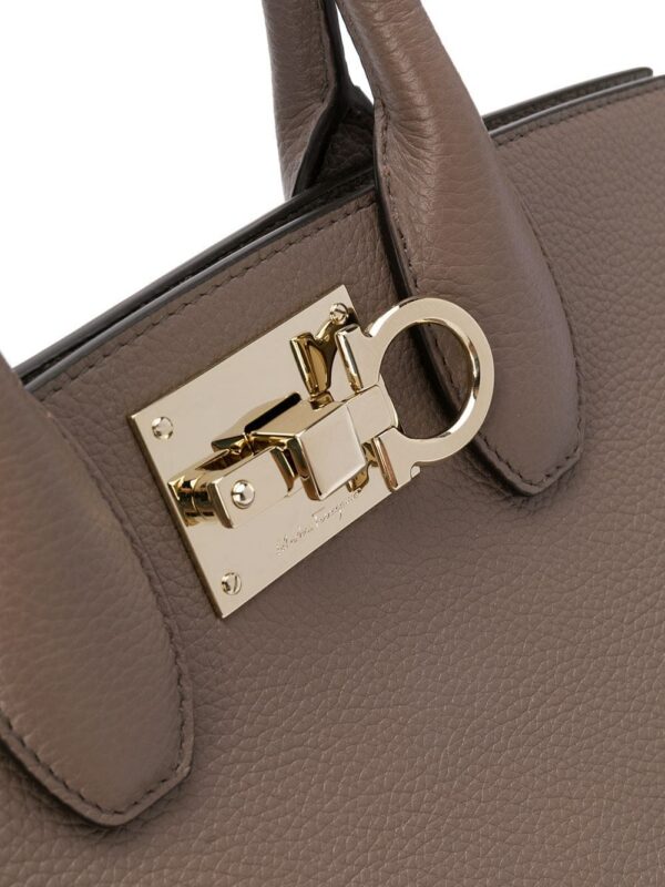 14084996_20924226_1000.jpg Ferragamo Studio tote bag