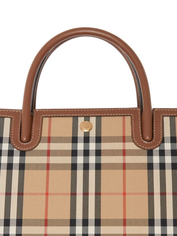 14840375_24087979_1000.jpg Burberry small Vintage Check two handle title bag