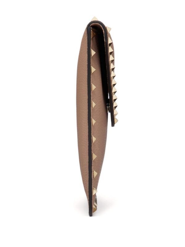 15159127_53979466_1000.jpg Valentino Garavani Rockstud envelope clutch bag