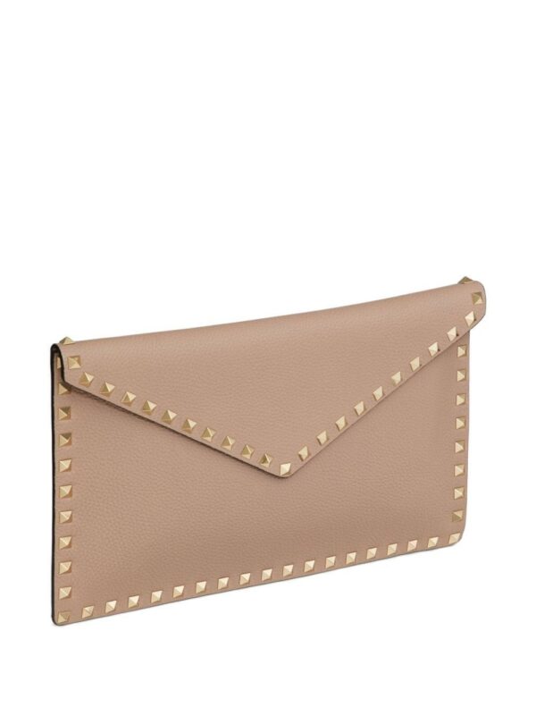 15159127_53979483_1000.jpg Valentino Garavani Rockstud envelope clutch bag