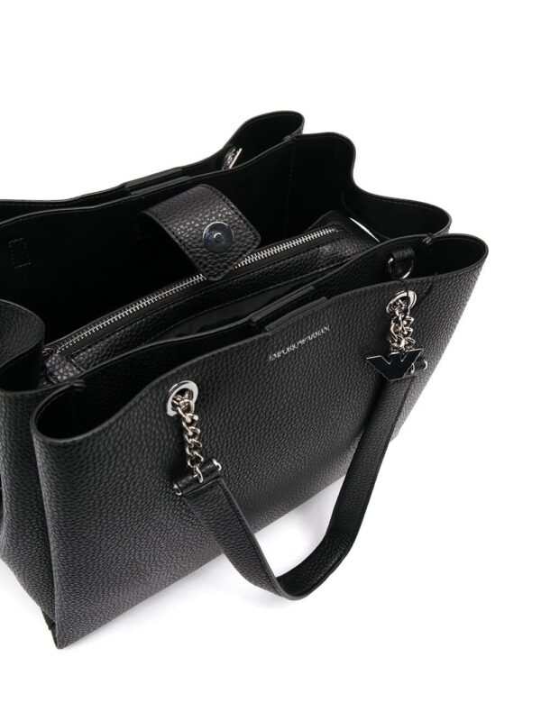 15853090_30290640_1000.jpg Emporio Armani pebbled-effect logo-plaque tote bag