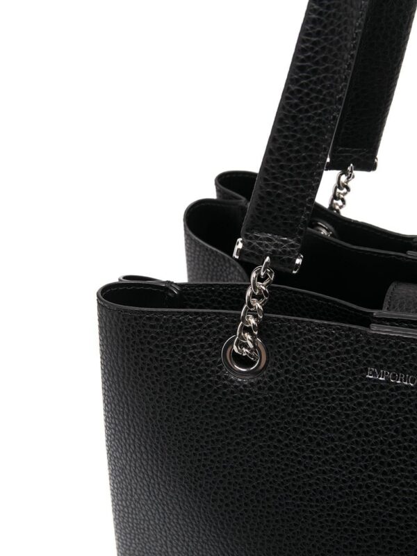 15853090_30290641_1000.jpg Emporio Armani pebbled-effect logo-plaque tote bag