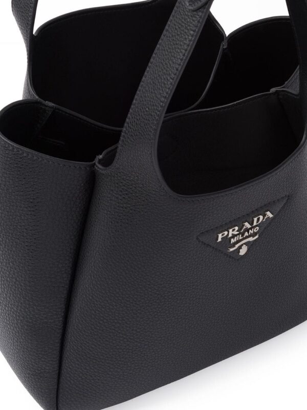 16109309_30363907_1000.jpg Prada logo-plaque tote bag