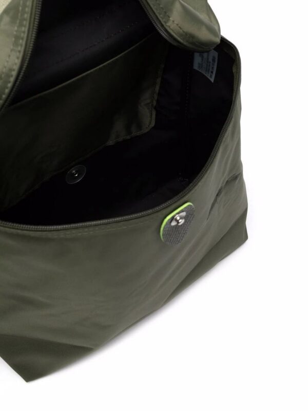 16779639_33386479_1000.jpg Longchamp Le Pliage embroidered-logo backpack