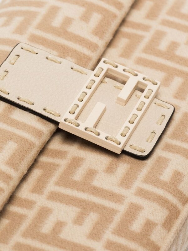 16794943_36783507_1000.jpg FENDI Baguette 1976 shoulder bag