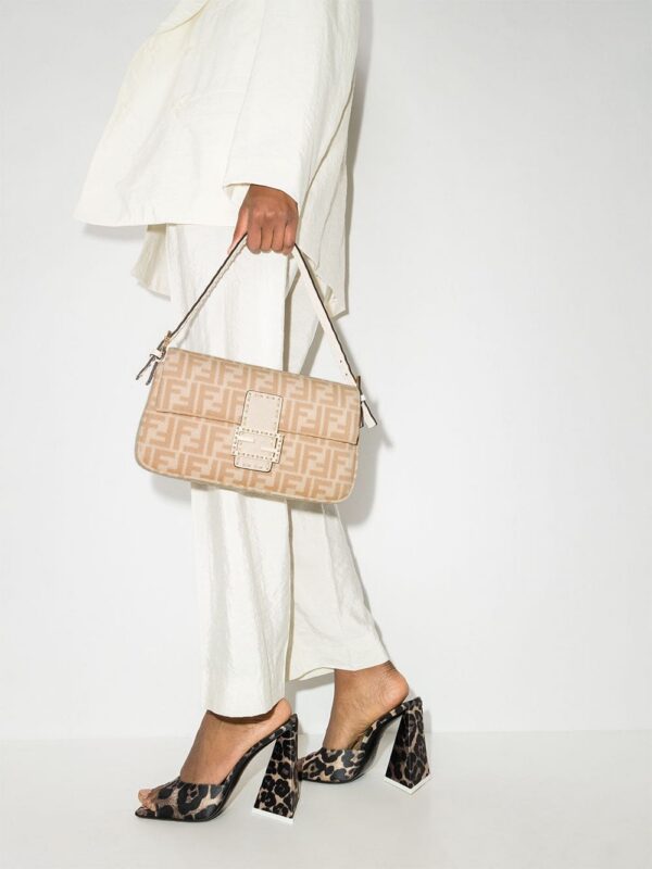 16794943_36785459_1000.jpg FENDI Baguette 1976 shoulder bag