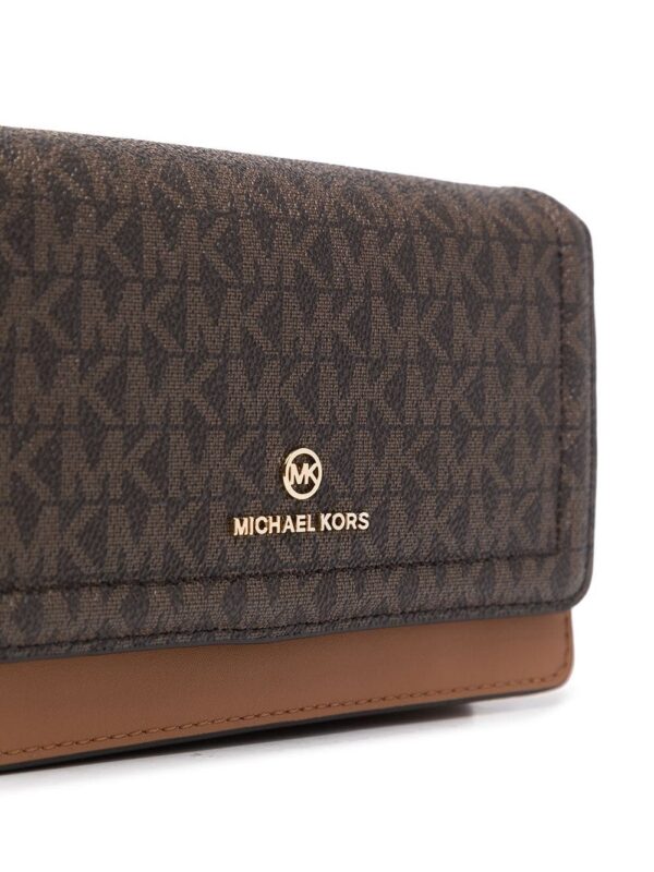 17258524_37258758_1000.jpg Michael Kors Jet Set logo-print crossbody bag