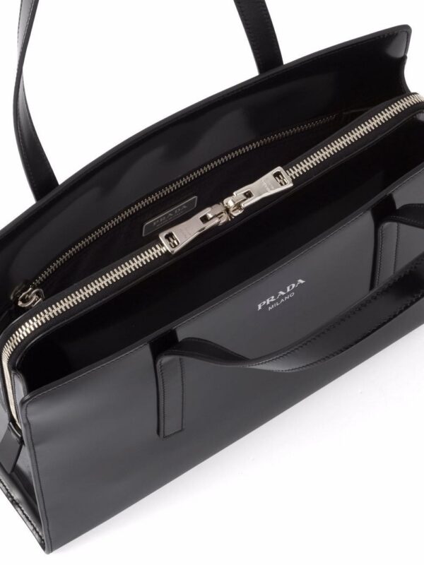 17465991_36373508_1000.jpg Prada medium Re-Edition 1995 leather handbag