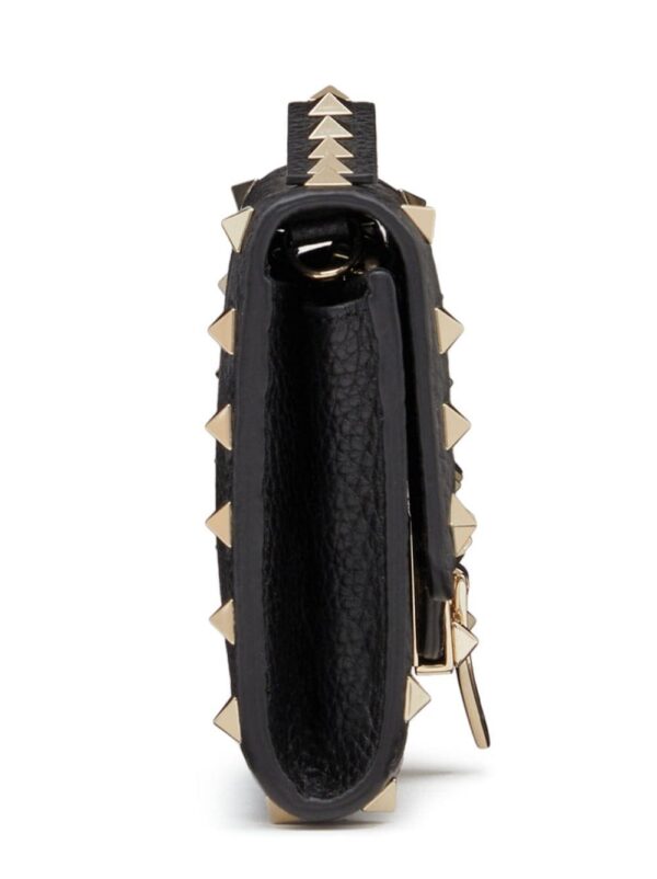 17783609_51712524_1000.jpg Valentino Garavani Rockstud leather wallet-on-chain