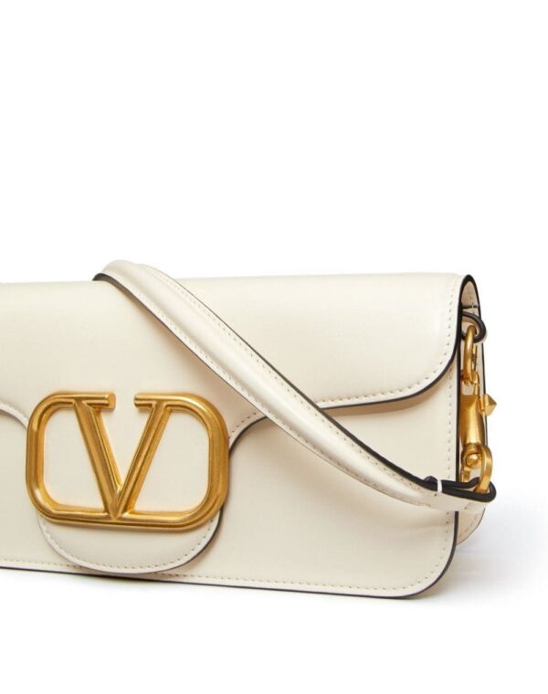 17889004_50943451_1000.jpg Valentino Garavani Locò leather shoulder bag