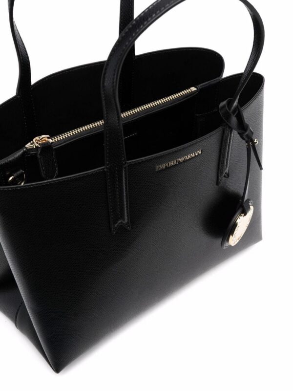 18167751_38792301_1000.jpg Emporio Armani single-strap pebble tote