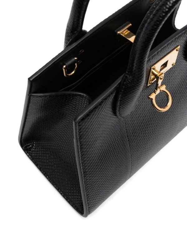 18579838_40238188_1000.jpg Ferragamo snakeskin-effect leather tote