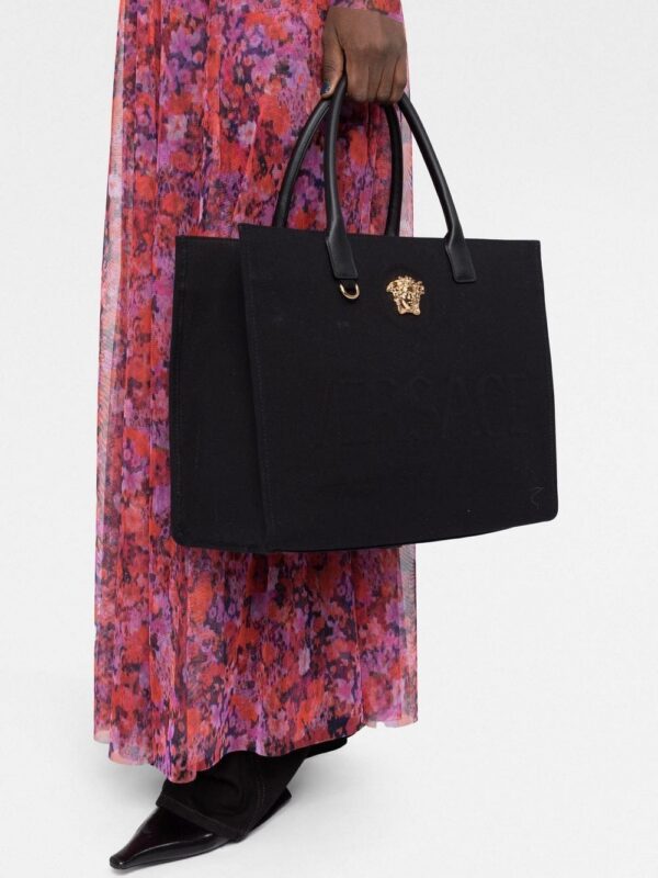 18836475_43496151_1000.jpg Versace large La Medusa canvas tote bag
