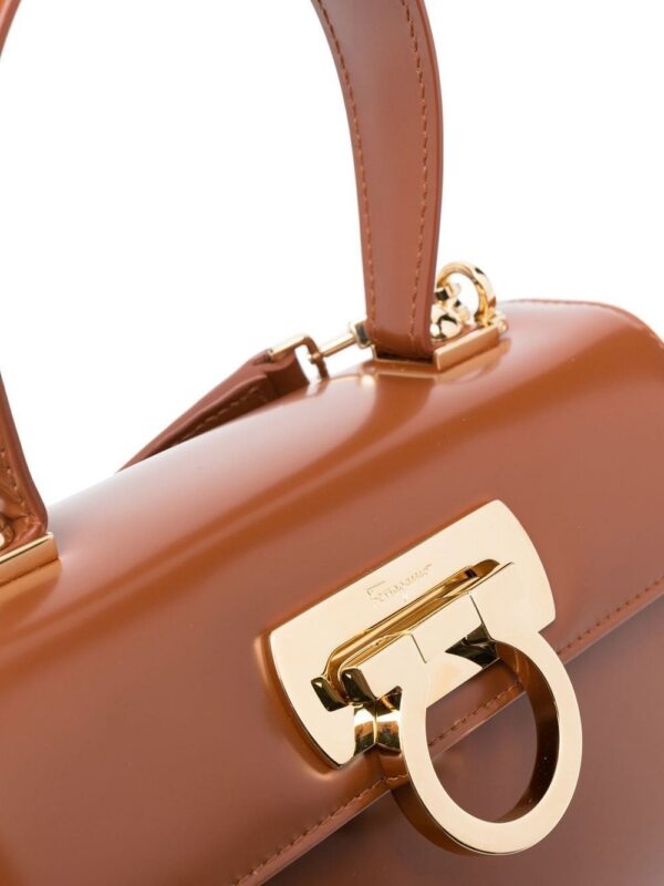 18896341_42394336_1000.jpg Ferragamo Iconic leather crossbody bag