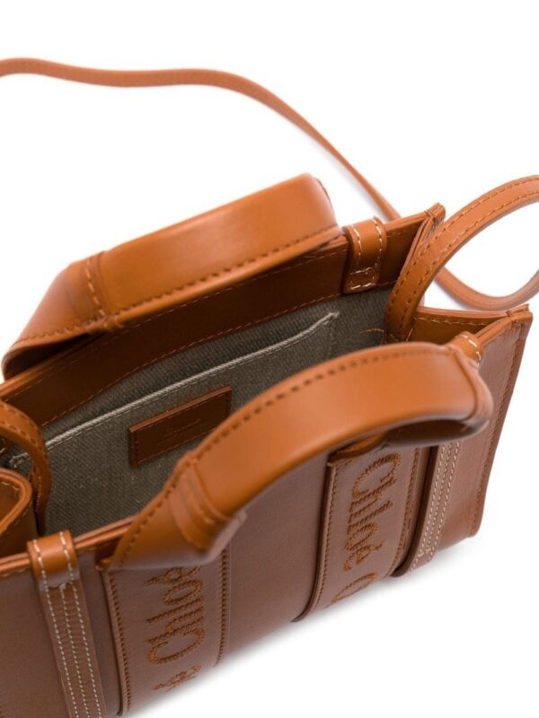 19160252_43641370_1000.jpg Chloé Woody leather mini bag
