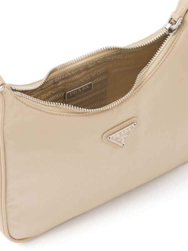 19663673_43907814_1000.jpg Prada Re-Edition 2005 Re-Nylon shoulder bag