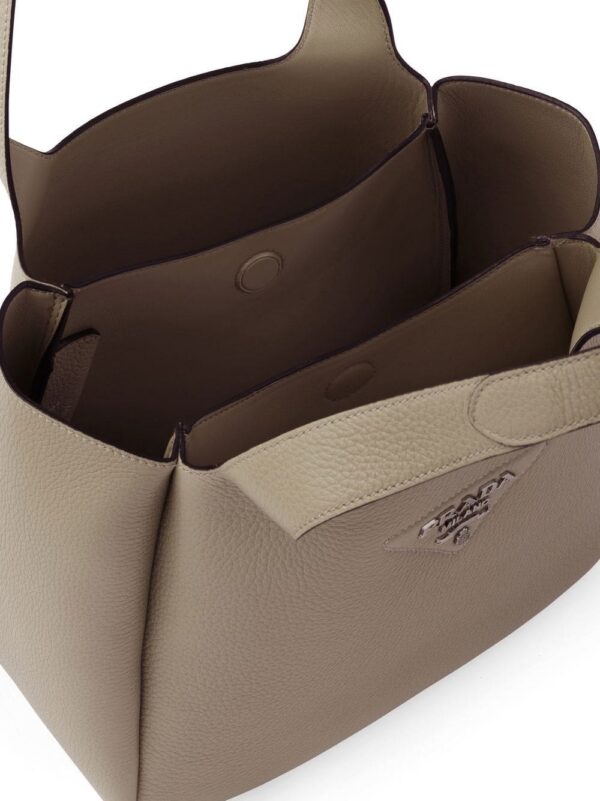 19663686_43914543_1000.jpg Prada lots leather tote bag