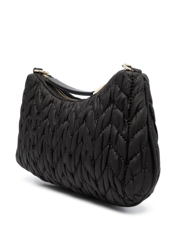 19771472_44369957_1000.jpg Versace Jeans Couture logo-plaque matelassé shoulder bag