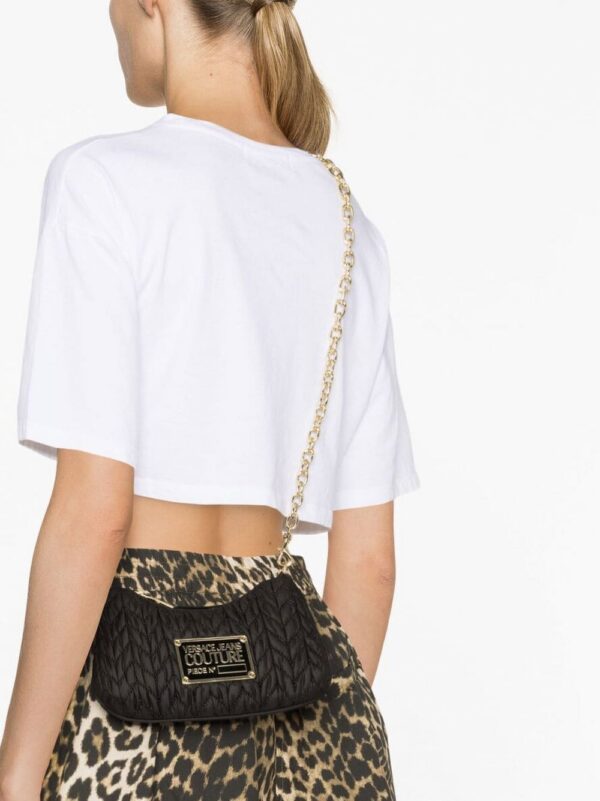19771472_44372269_1000.jpg Versace Jeans Couture logo-plaque matelassé shoulder bag