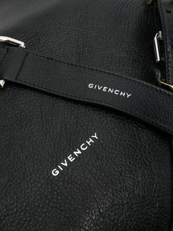 19809386_44436775_1000.jpg Givenchy grained-leather shoulder bag