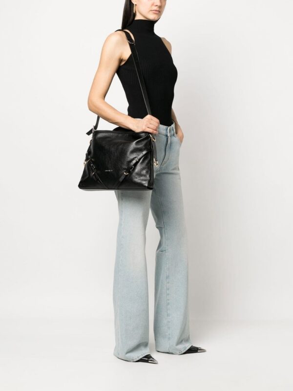 19809386_44438367_1000.jpg Givenchy grained-leather shoulder bag