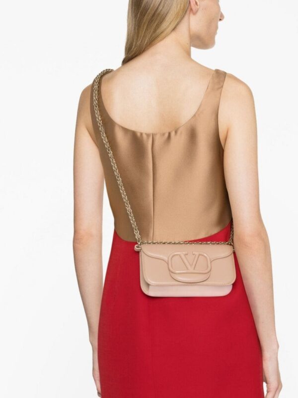 19993554_45106521_1000.jpg Valentino Garavani Locò shoulder bag
