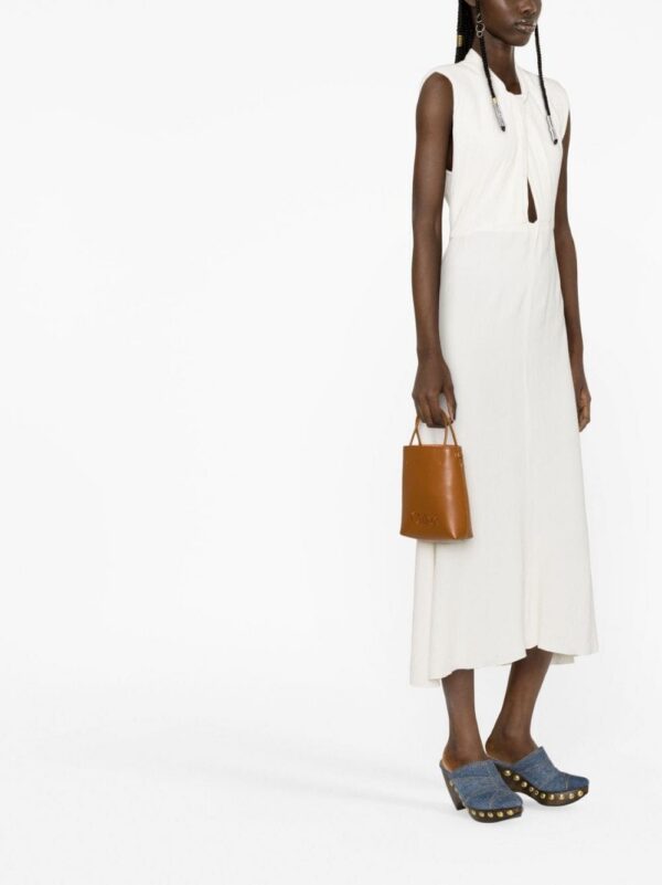20050354_45173881_1000.jpg Chloé Sense embroidered-logo leather mini bag