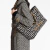 20113008_45315876_1000.jpg Balmain logo-plaque tote bag