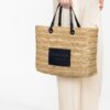 20135829_50097974_1000.jpg Emporio Armani logo-patch woven-raffia tote beg